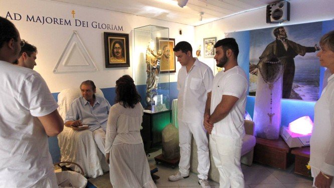 Mais uma mulher acusa João de Deus de abuso e diz que médium lhe ofereceu mesada