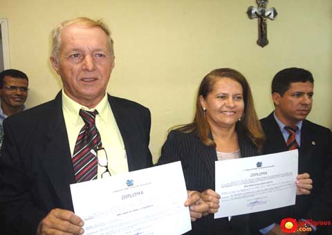 Após vitória novo prefeito de Joaquim Gomes toma posse