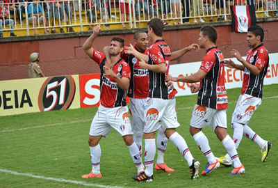 CRB perde para o Joinville (3x1) e segue em 16º na Série B