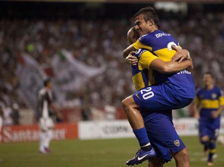 Boca se vinga no Engenhão, tira 100% do Flu e garante vaga