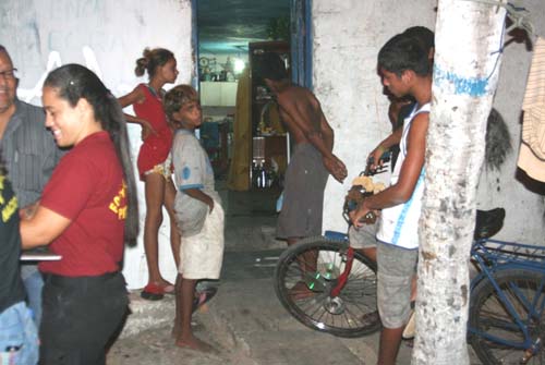 Flanelinha é executado dentro de casa quando jogava videogame