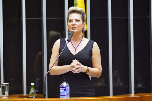 Câmara aprova diretrizes para o retorno às aulas presenciais  