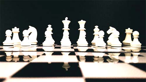 Taleban proíbe partidas de xadrez no Afeganistão, citando “considerações religiosas”