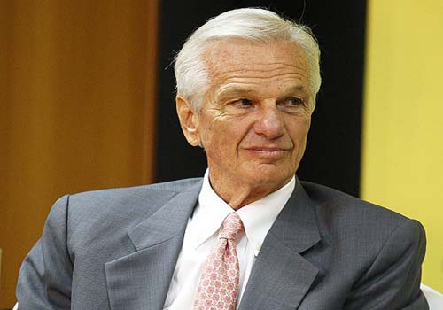 Homem mais rico do país diz que contrata quem 'cria problemas'