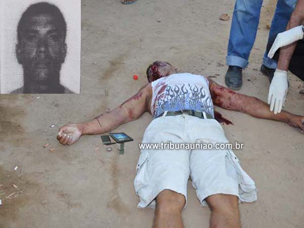 Operário foi assassinado a tiros quando bebia na porta da casa do irmão