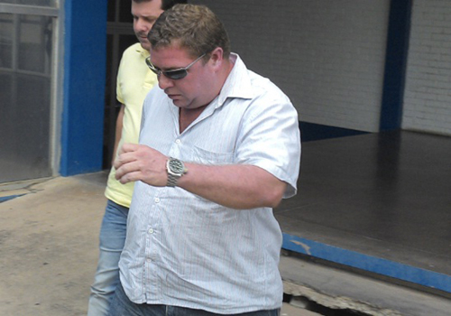 Suspeito de atirar em estudante diz que atirou para se defender