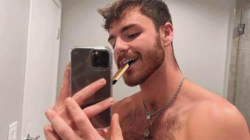 Jovem fica com buraco no pulmão por fumar vape: 'Parem de usar'