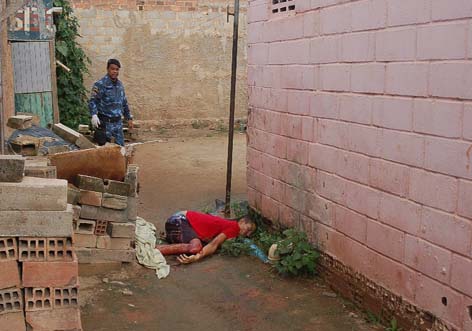 Usuário é executado a tiros no HJ, assassino fugiu de bicicleta