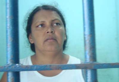 Acusada de matar o tio, mulher confirma venda de terreno