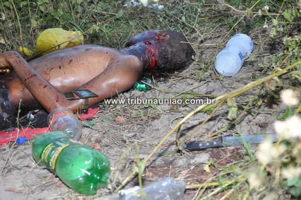 Bárbarie: Corpo de jovem é encontrado morto com perfurações de faca e parcialmente queimado na periferia de União