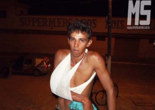 Presos espancam colega de cela e iniciam rebelião na delegacia de Delmiro Gouveia