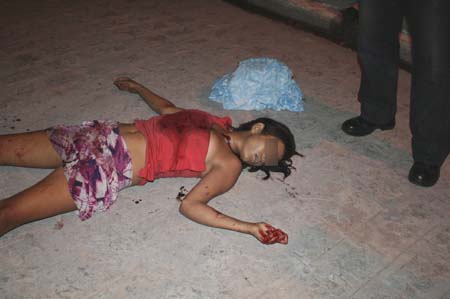 Garota de 15 anos é executada em plena via pública