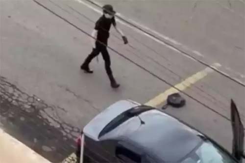 Jovem vestido com traje nazista é apreendido após explodir bomba em escola