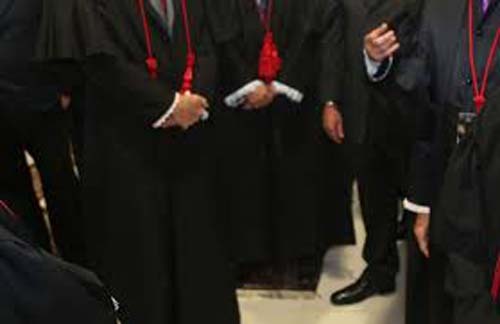 Maioria dos juízes ganha mais que teto de R$ 39,3 mil