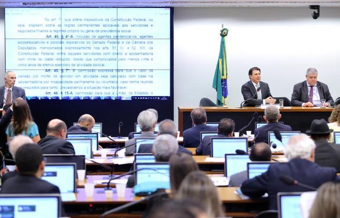 Juízes e promotores lançam campanha contra pontos da reforma da Previdência