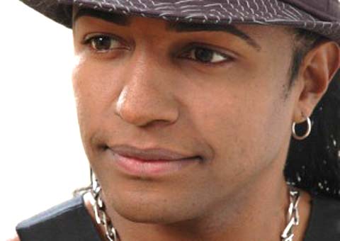 Cantor Julinho Porradão sofre acidente de carro após ensaio com o Harmonia