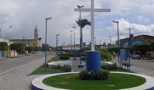 Casal bebe, discute por causa de4 ciumes e homem fere a mão da esposa em Junqueiro