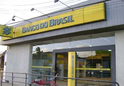 Bandidos trocam tiros com a Polícia em assalto a banco no Agreste 
