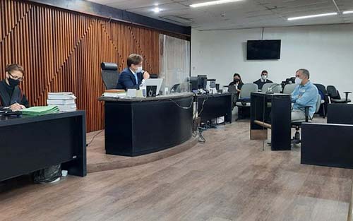 Policial é condenado a 53 anos de prisão pelo assassinato dos irmãos durante abordagem