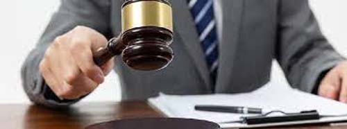 Júri absolve mulher acusada de matar companheiro a facadas