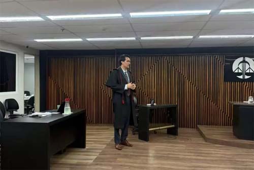 Padrasto acusado de espancar bebê até a morte é condenado a mais de 26 anos de prisão