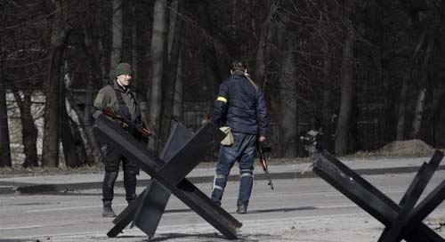 Europa enviará caças à Ucrânia e congela reservas de banco russo