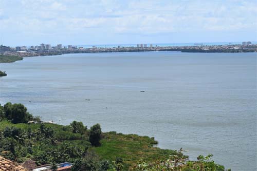 Corpo é encontrado com as mãos e pés amarrados boiando na Lagoa Mundaú