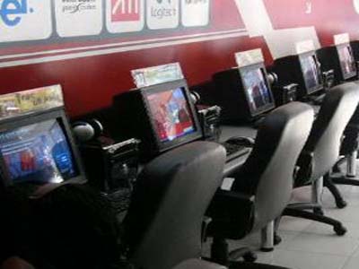 Estudantes fardados roubam Lan House no Centro de Arapiraca 