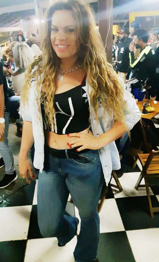 Mulher trans ameaça dar nomes dos ex que apoiam Bolsonaro