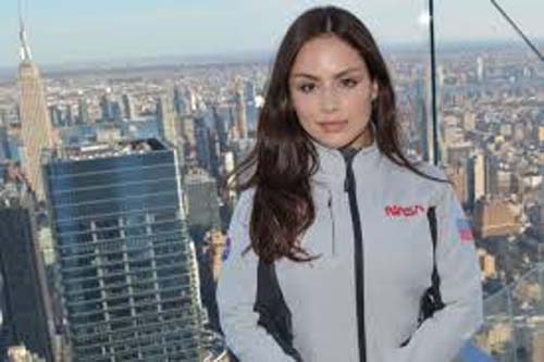 Jovem que descobriu asteroide será a 1ª brasileira a viajar ao espaço