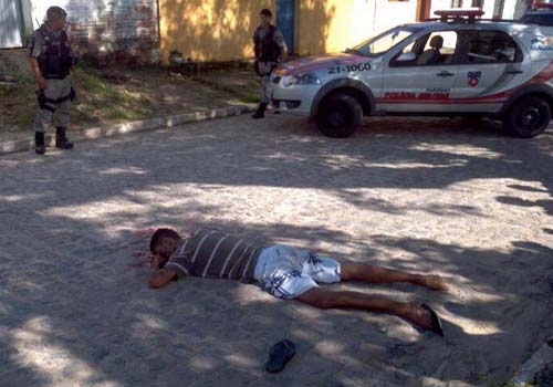 Filho de advogado é executado em praça pública