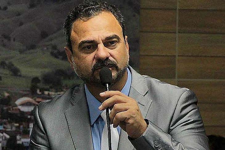 Prefeito de Maribondo é considerado foragido após romper tornozeleira eletrônica