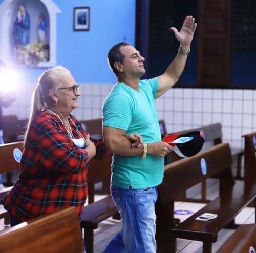 Após sair da prisão, ex-prefeito Leopoldo Pedrosa é ovacionado em Maribondo