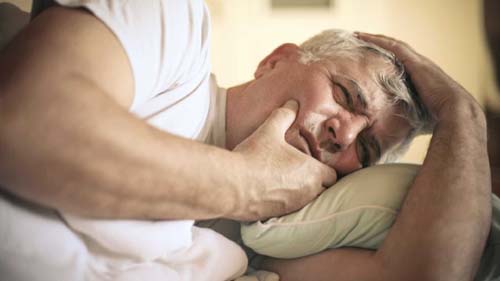 Lesões na boca que não cicatrizam podem ser sinais de câncer