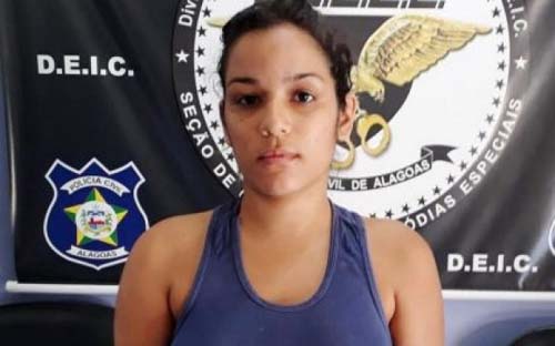 Mulher é presa por suspeitas de roubo a residências