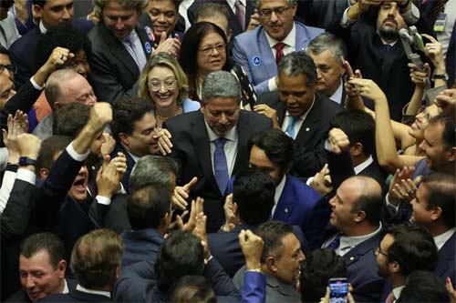 Lira reajusta em 60% valores de diárias para deputados em viagens no Brasil a trabalho