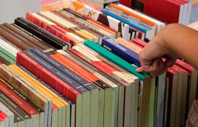 Após mudança em edital de livros, MEC exonera chefe do FNDE e 9 comissionados