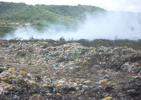Lixão continua queimando e causa revolta junto a população de União dos Palmares