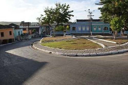 Adolescente de 15 anos é executado a tiros na porta de casa