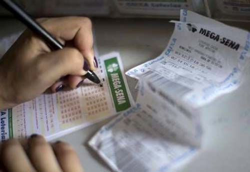 Governo autoriza Caixa lançar novo jogo de loteria, o Supersete