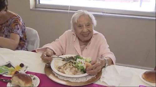 O segredo da longevidade: 'Não tenha marido e coma comida italiana', diz senhora de 107 anos