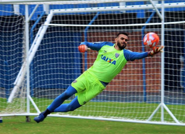 Dinheiro curto em caixa dificulta CRB na busca por reforços