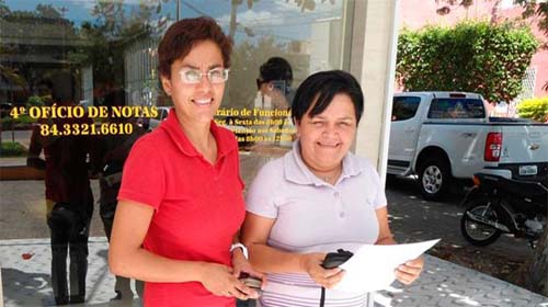 Ex-freira se casa com companheira após seis meses de namoro no RN