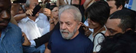 Advogados apresentam ao TSE defesa da candidatura de Lula a presidente