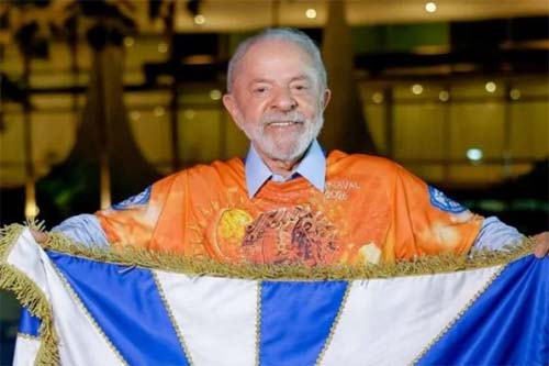 Carnaval do Rio de Janeiro provoca debates ao celebrar Lula com apoio financeiro oficial