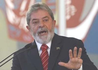 Lula é diagnosticado com tumor na laringe