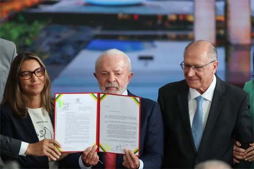 Presidente Lula Bloqueia Projeto de Lei que Alterava Penas por Atos de 8 de Janeiro