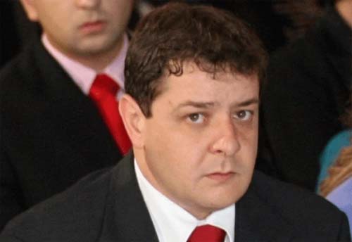 Estrutura do Shopping Iguatemi sofre colapso na região oeste de São Paulo, assustando visitantes