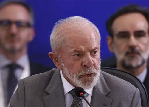 Com crise de labirintite, Lula faz exames em hospital e repousa no Palácio do Planalto