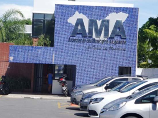 'Municípios vão atrasar os salários', alerta prefeito sobre retenção do FPM